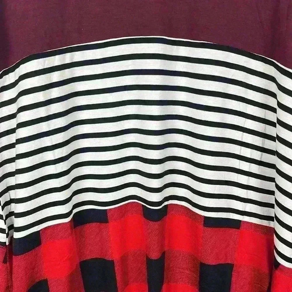 Zenana Women’s Color Block Top XL Red/Black Round Neck Pullover Curved Hem - Picture 2 of 10